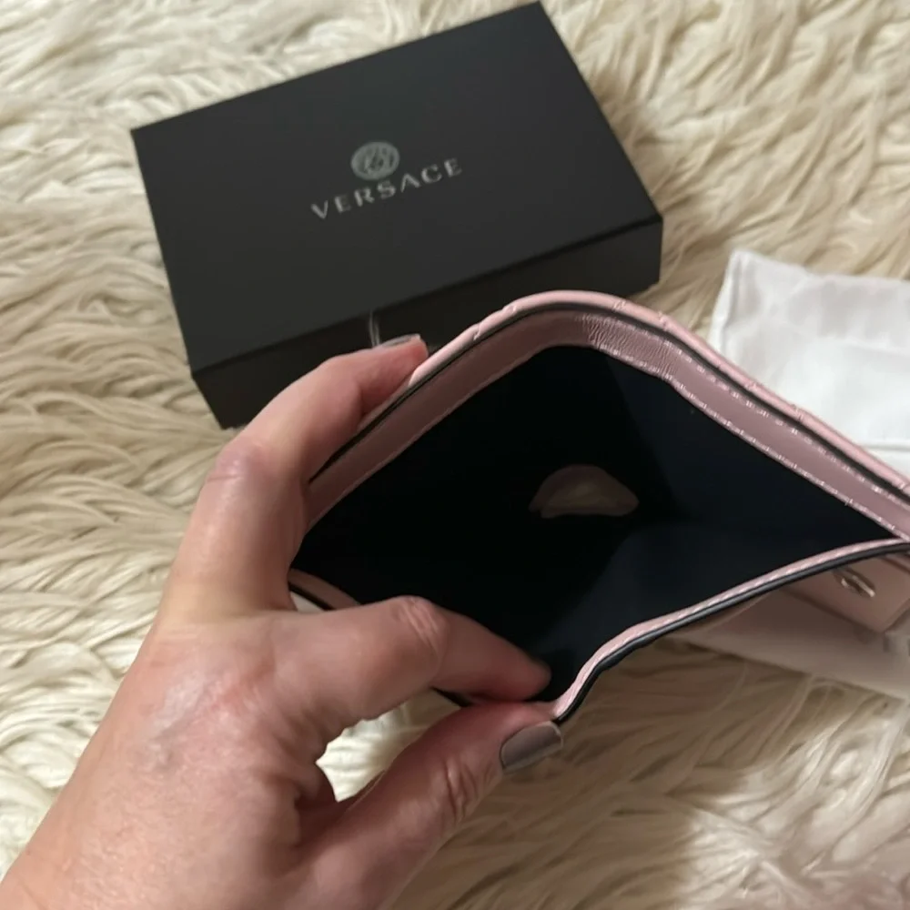 New without tags Versace Medusa card case compact wallet - Picture 9 of 9